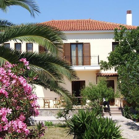 Nadia Apartments Molyvos Exterior foto