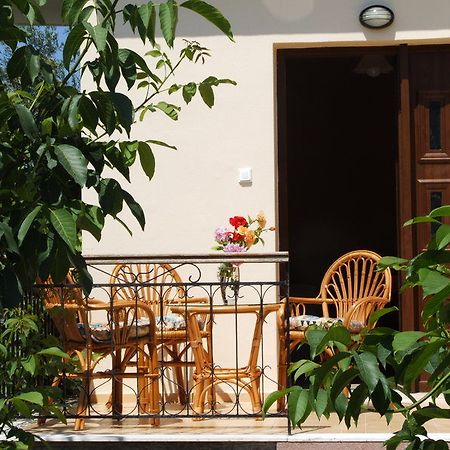 Nadia Apartments Molyvos Exterior foto